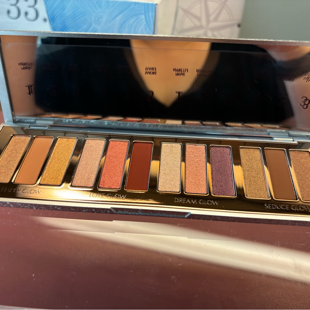 Limited edition sold out exclusive Charlotte tilbury eye palette